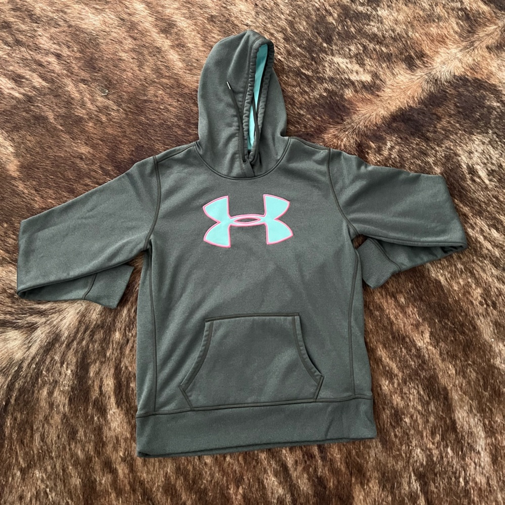 Under armor woman’s sweatshirt